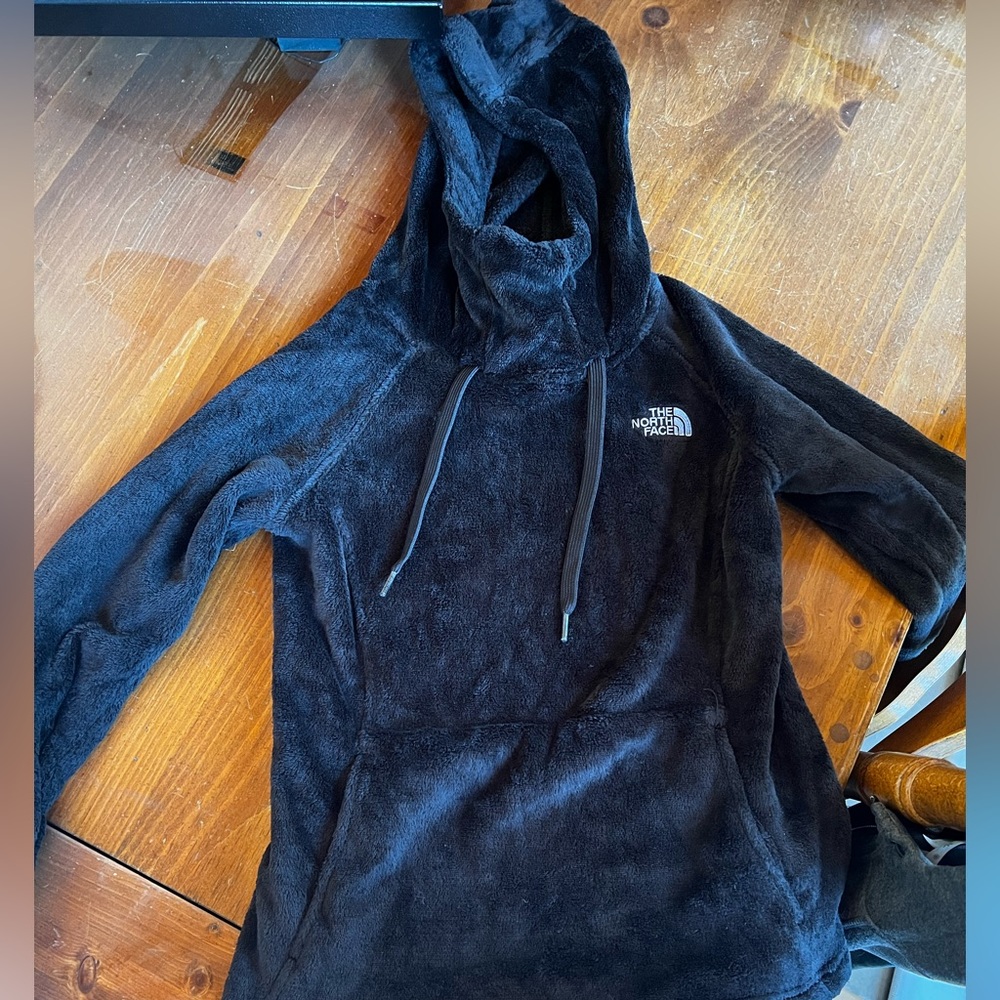 Black North Face hoodie XS like new, worn handful of times